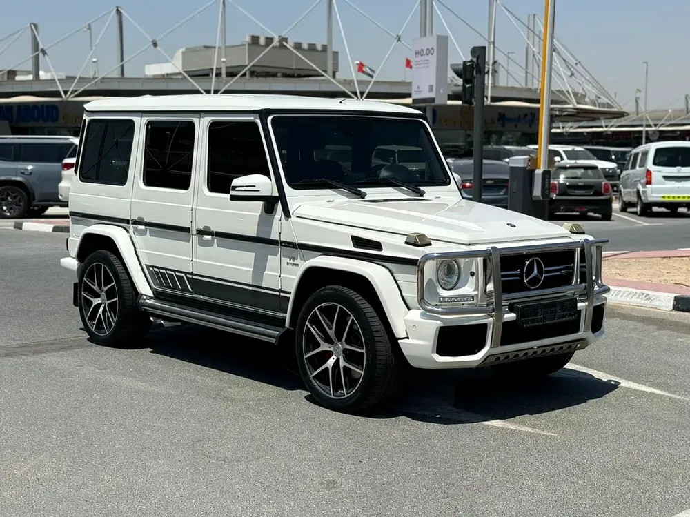 Mercedes-Benz G63 AMG 2016 | GCC Specs | No Accident | No Paint | Pristine Condition - Image 4