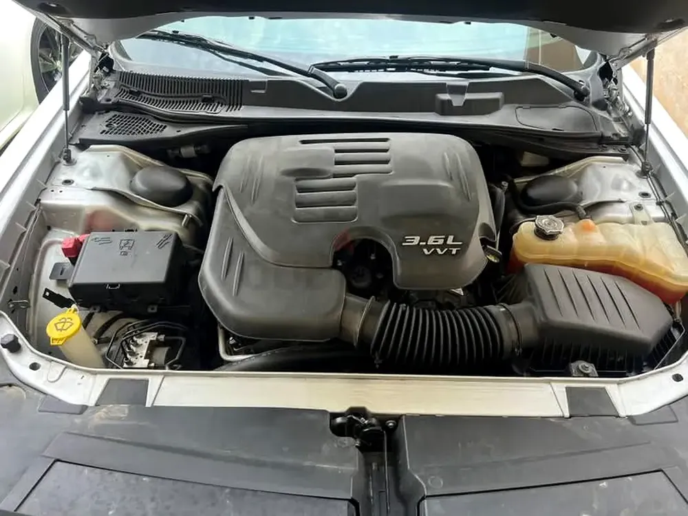 2020 Challenger SXT Coupe Full Option - Image 9