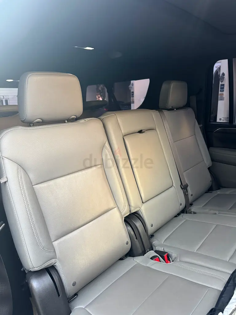 Pristine 2023 Chevrolet Suburban LT | GCC Specs | Full Dealer History - Image 10