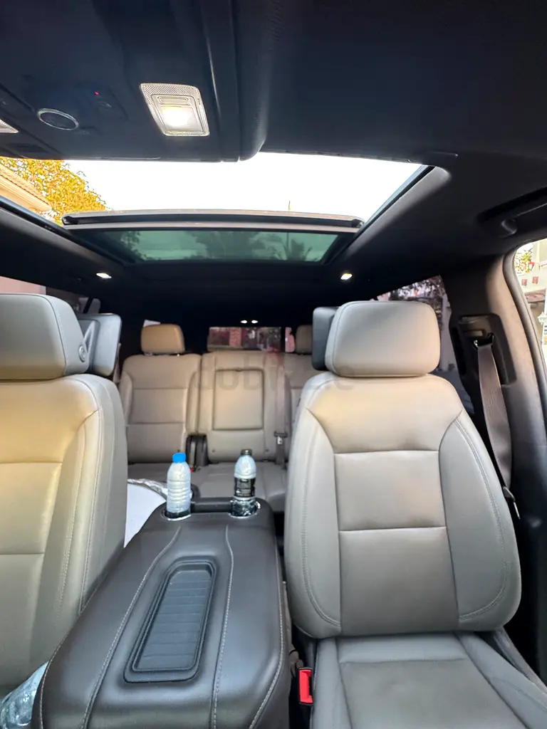 Pristine 2023 Chevrolet Suburban LT | GCC Specs | Full Dealer History - Image 8