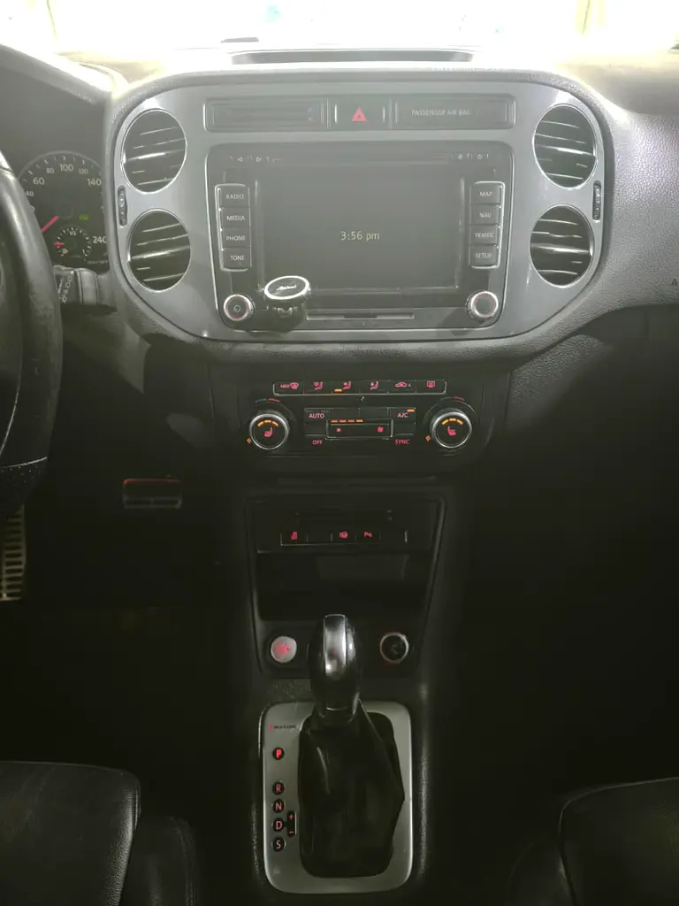 2.0 TSI . 4Motion . GCC Specs . Full Option - Image 12