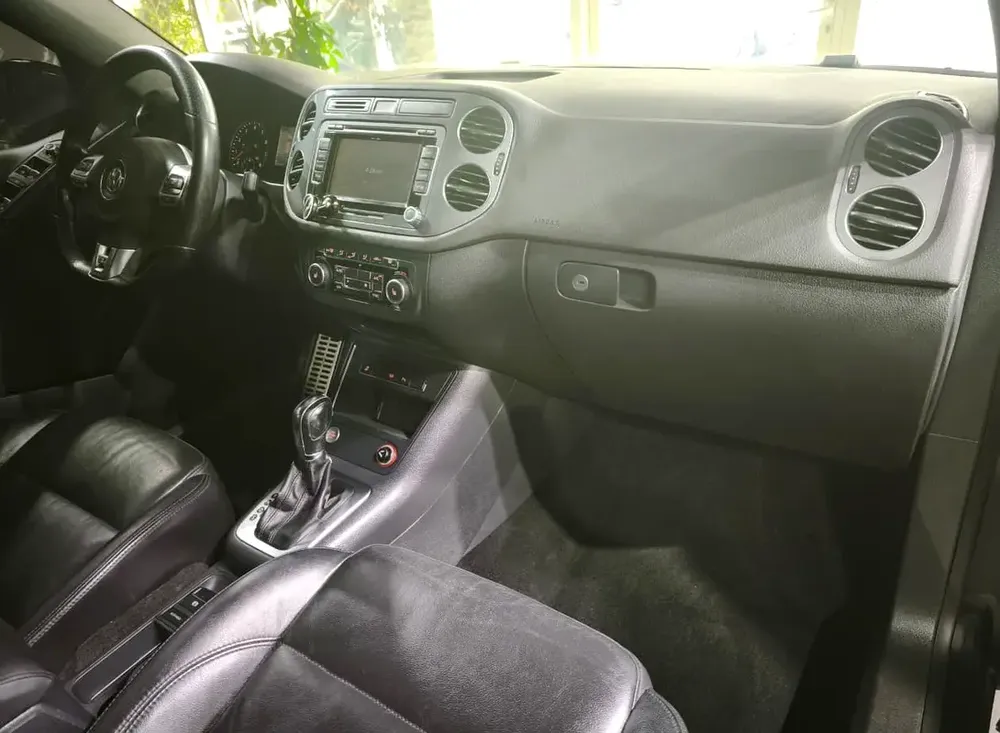 2.0 TSI . 4Motion . GCC Specs . Full Option - Image 16