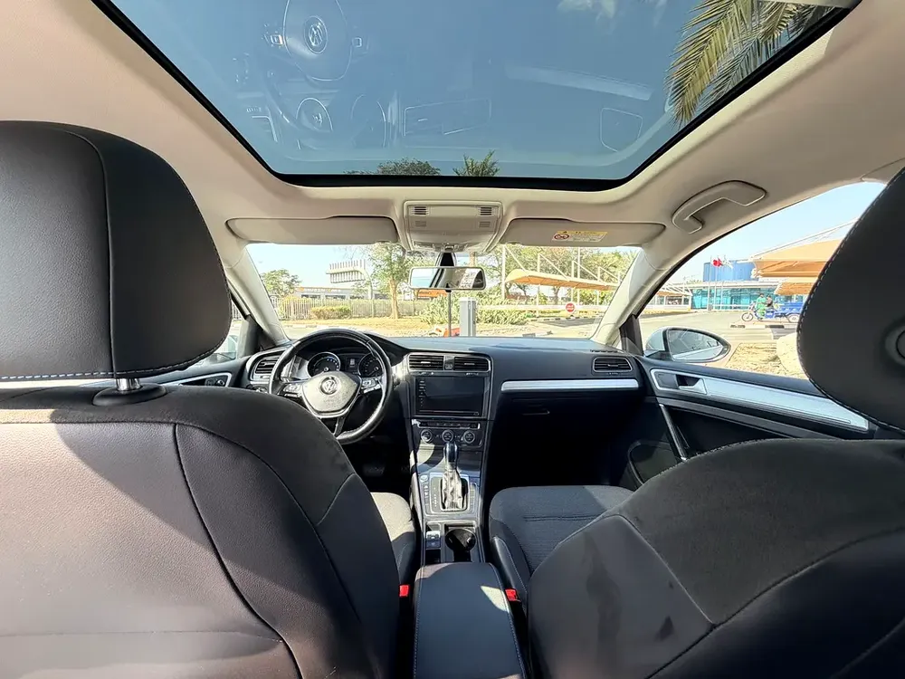 VOLKSWAGEN E-GOLF FULL OPTION SINGLE OWNER ORIGINAL PAINT FULL SERVICE HISTORY FROM AL NABOODA - Image 10