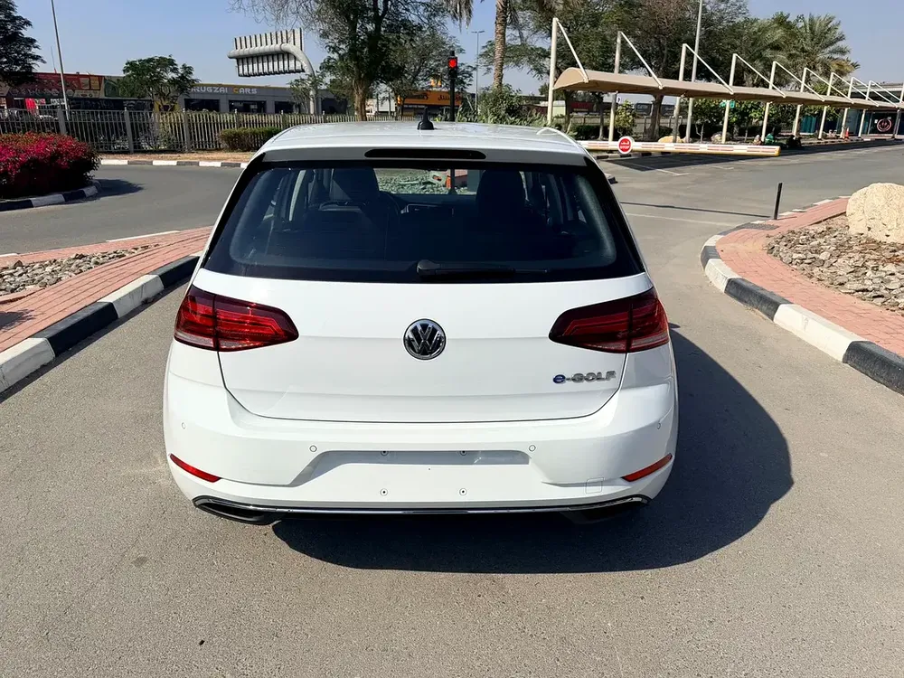 VOLKSWAGEN E-GOLF FULL OPTION SINGLE OWNER ORIGINAL PAINT FULL SERVICE HISTORY FROM AL NABOODA - Image 7
