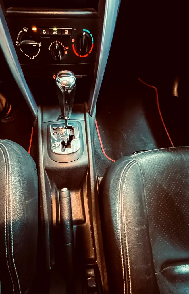 2008 Peugeot 207 CC Sport | GCC Specs | Well Maintained Convertible - Image 10