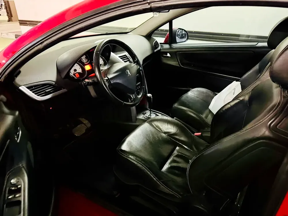 2008 Peugeot 207 CC Sport | GCC Specs | Well Maintained Convertible - Image 11