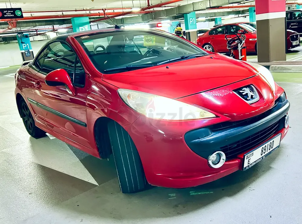 2008 Peugeot 207 CC Sport | GCC Specs | Well Maintained Convertible - Image 4