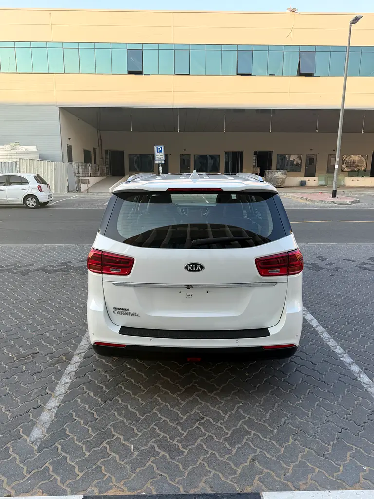 2020 Kia Grand Carnival - GCC Specs - Image 4