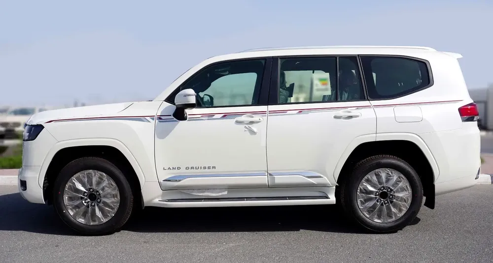 Toyota Land Cruiser 2026 GXR 4.0 GCC Specs With Radar - Image 4