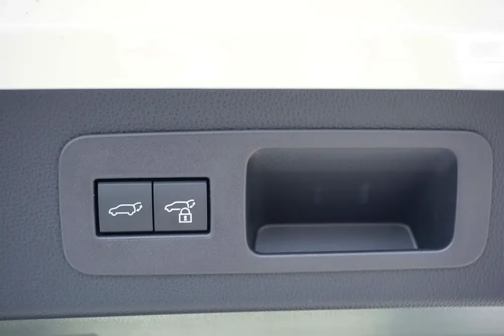 Toyota Land Cruiser 2026 GXR 4.0 GCC Specs With Radar - Image 8