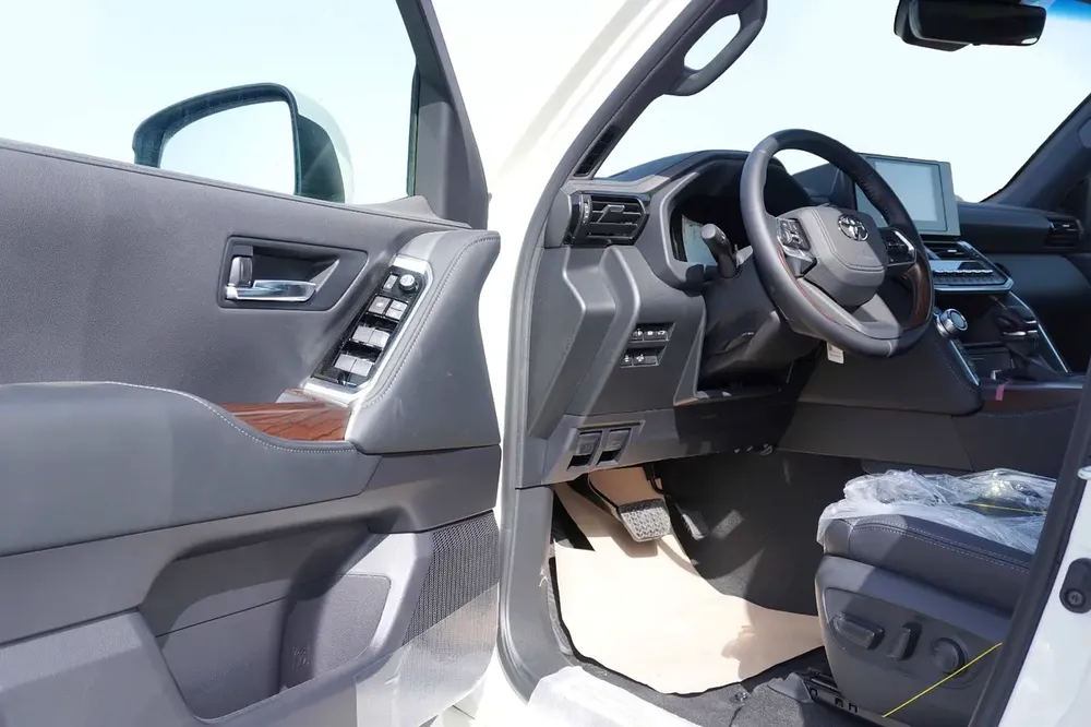 Toyota Land Cruiser 2026 GXR 4.0 GCC Specs With Radar - Image 9