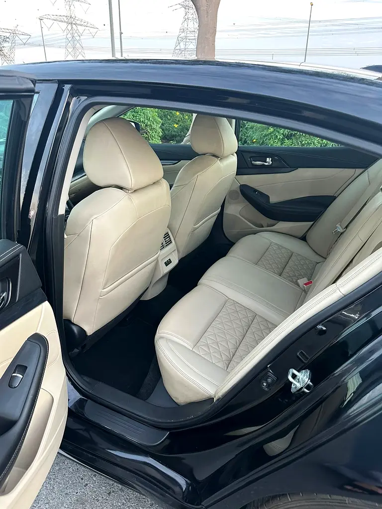NISSAN MAXIMA SR FULL OPTION GCC SPECS SINGLE OWNER ORIGINAL PAINT - Image 9