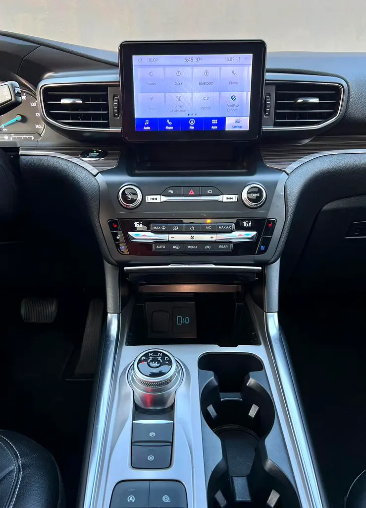 Ford Explorer Limited 2020, American Specs - Excellent Condition - Image 16