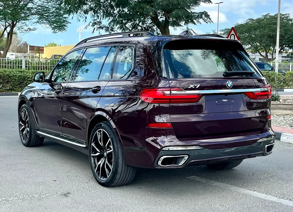 Bmw X7 M sports  gcc  first owner  with  full  service  history  from showroom under warranty - Image 7