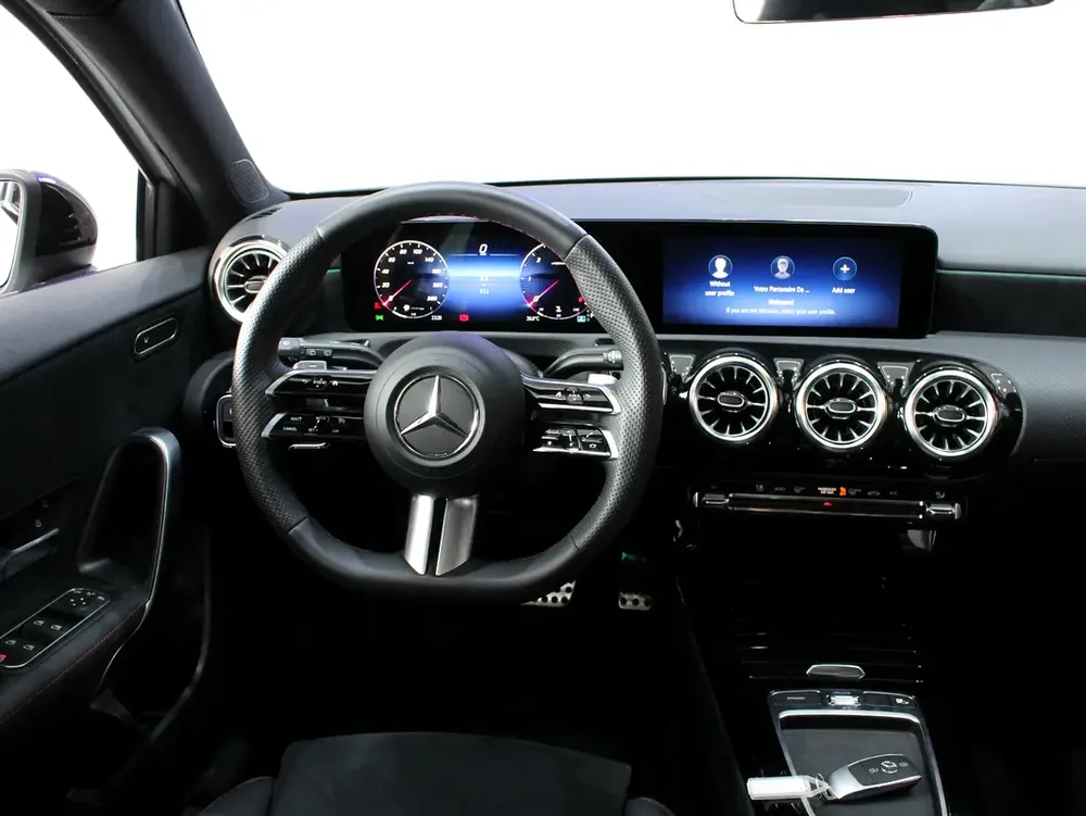 MB A220 //2023 // Diesel // Almost New - Image 8