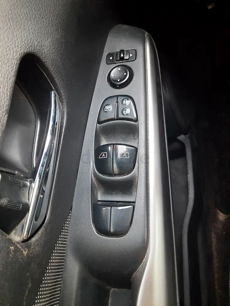 Nissan Kicks SV 2018 | American Specs | Well Maintained - Image 10