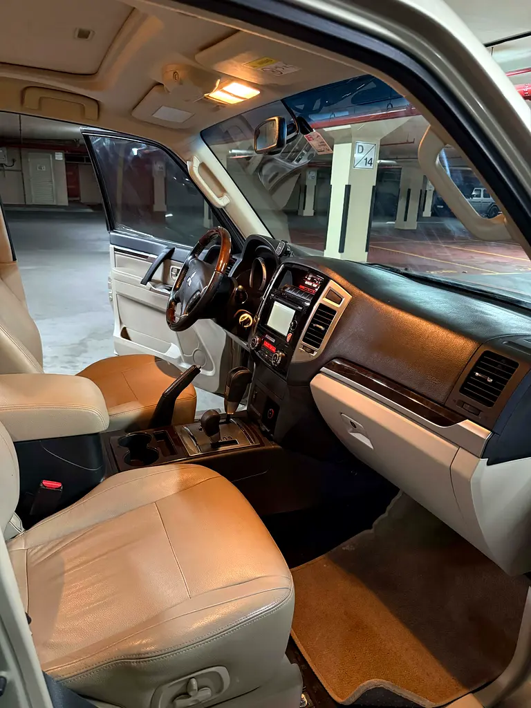 Mitsubishi Pajero 2016 GLS Top 5 Door GCC Specs - Image 5