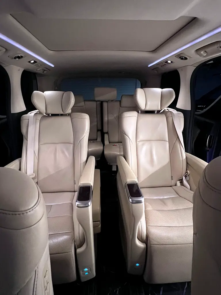 Toyota Alphard 3.5 V6 With Rare Aisle, Low Mileage, Pre-Onwed by Real Estate Company - Image 19