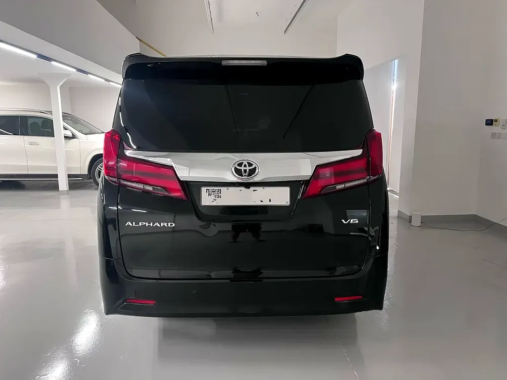 Toyota Alphard 3.5 V6 With Rare Aisle, Low Mileage, Pre-Onwed by Real Estate Company - Image 5
