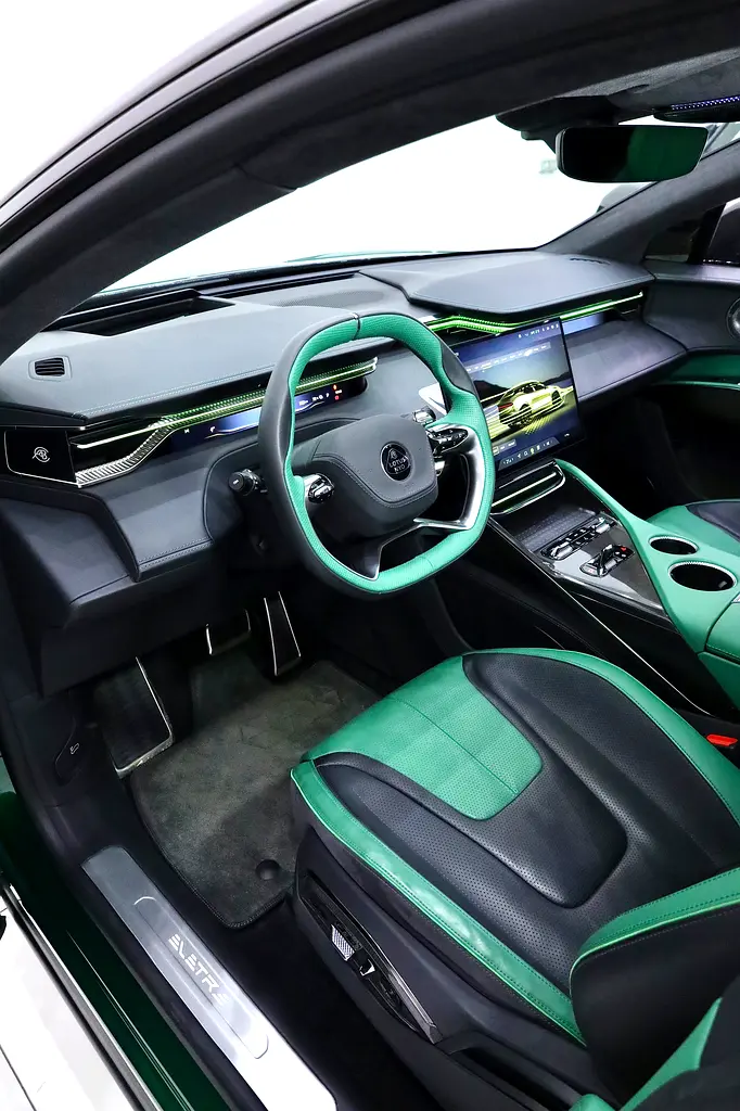 LOTUS ELETRE R+ 900 SPORT GCC IN FULL CARBON - Image 9