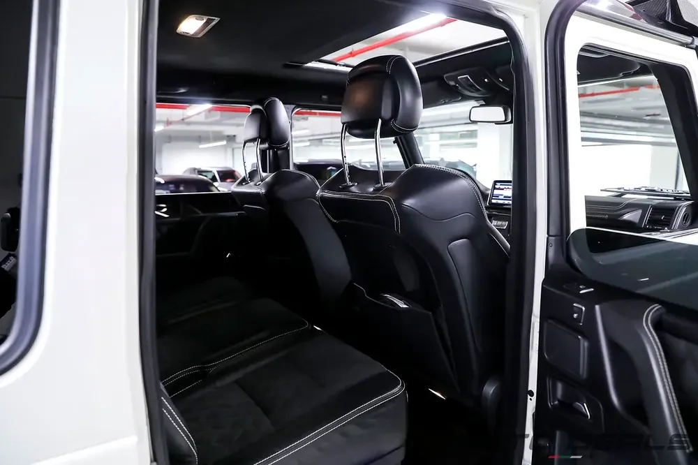 2016 Mercedes Benz G500 4x4² Brabus | GCC Specs | Fully Loaded | Well Maintained | 4.0L V8 - Image 17