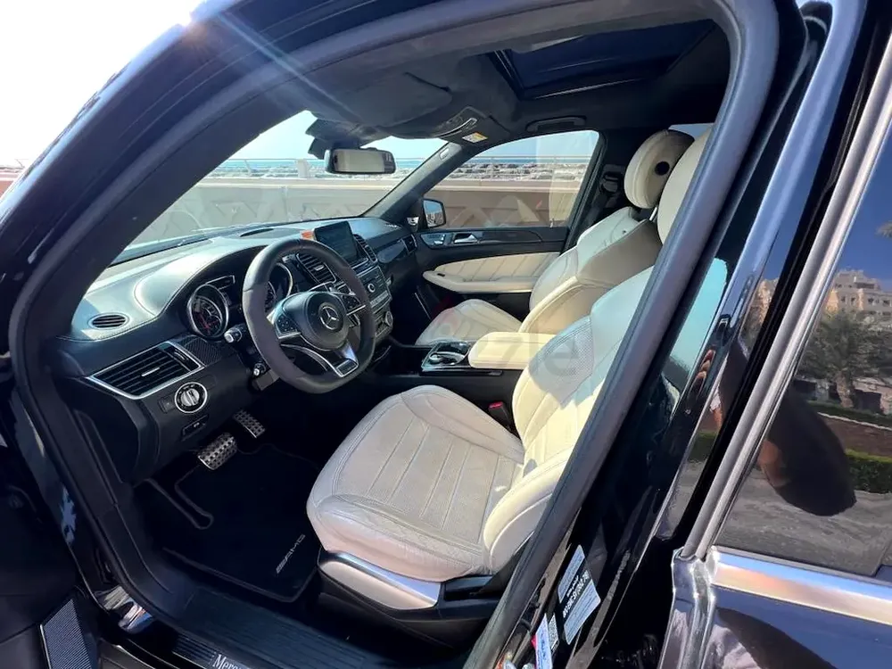 Mercedes-Benz GLS 63 AMG 4MATIC+ 2017, GCC Specs - Image 6