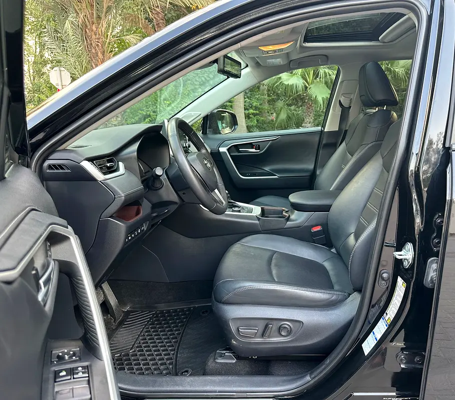 2019 Toyota Rav4 Limited | Canadian Specs | 2.5L 4-Cylinder 203 Hp | Perfect Condition - Image 7