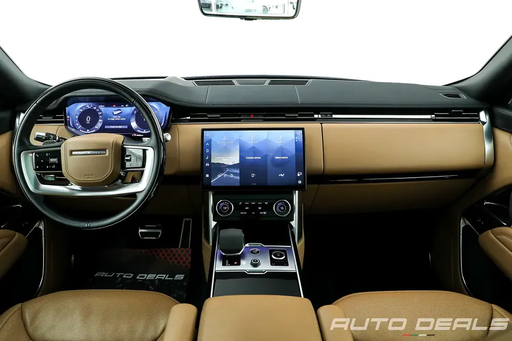 2022 Range Rover Vogue HSE P400 | GCC Specs | Low Mileage | Perfect Condition | 3.0L i6 - Image 11