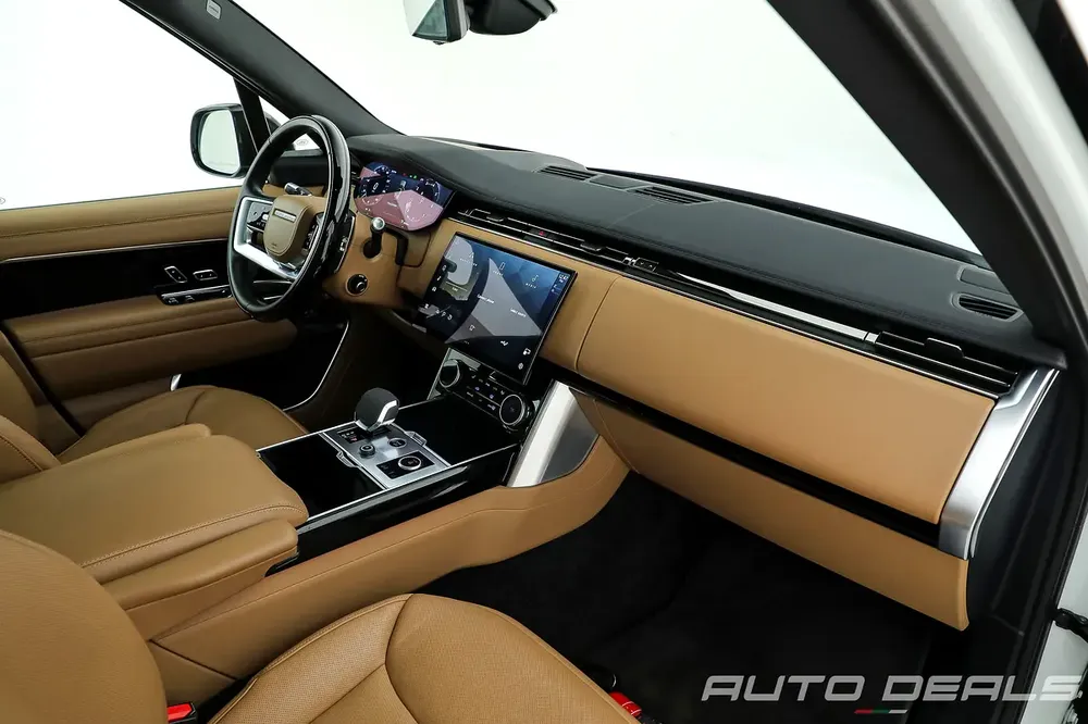 2022 Range Rover Vogue HSE P400 | GCC Specs | Low Mileage | Perfect Condition | 3.0L i6 - Image 13