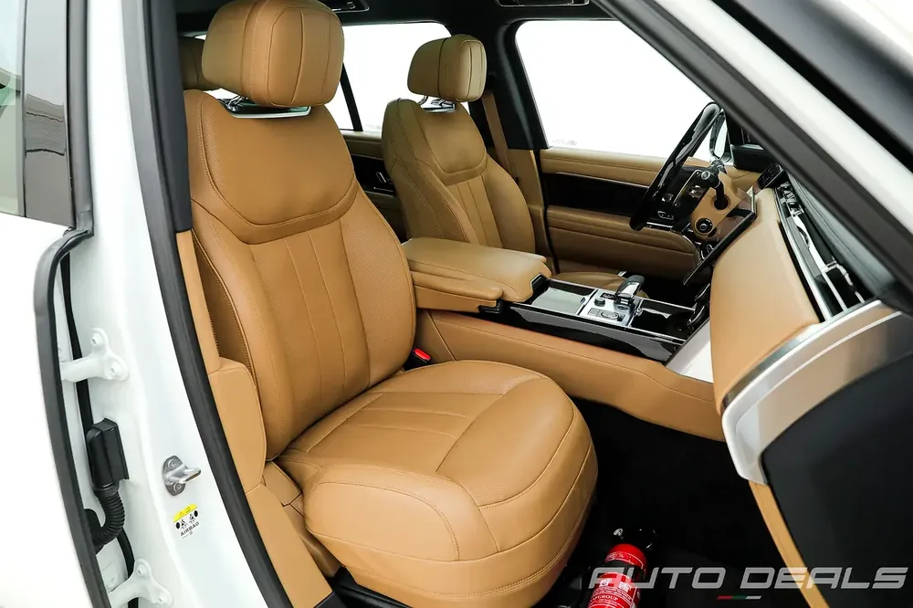 2022 Range Rover Vogue HSE P400 | GCC Specs | Low Mileage | Perfect Condition | 3.0L i6 - Image 18