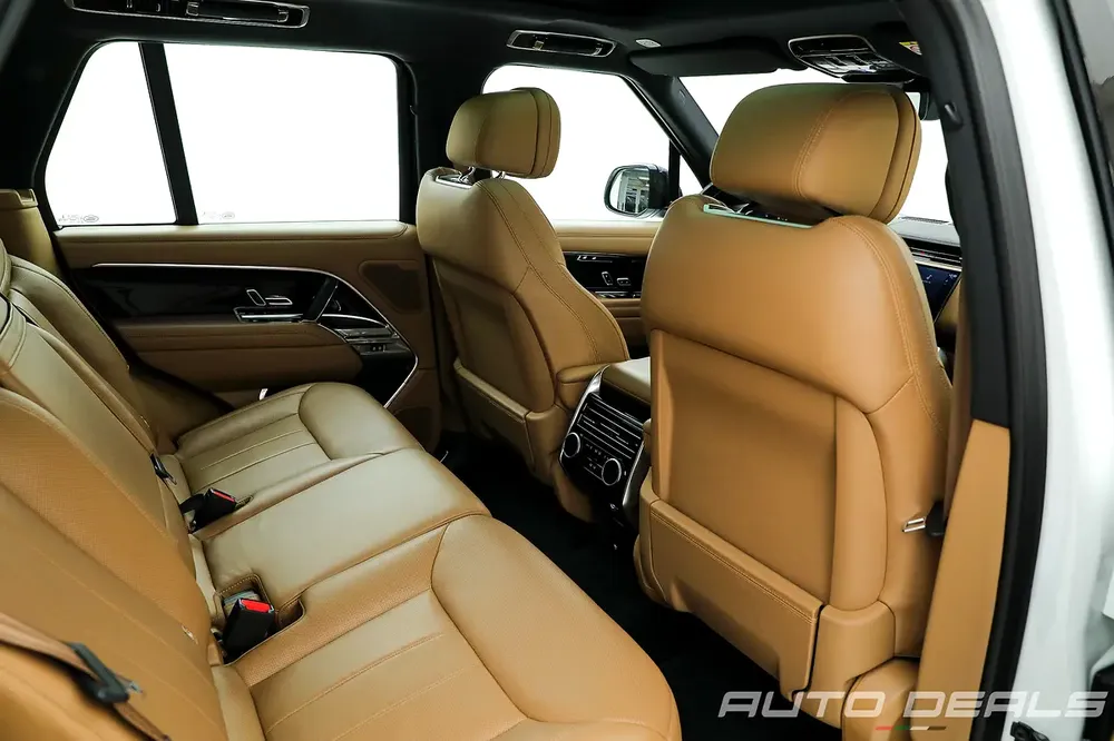 2022 Range Rover Vogue HSE P400 | GCC Specs | Low Mileage | Perfect Condition | 3.0L i6 - Image 20