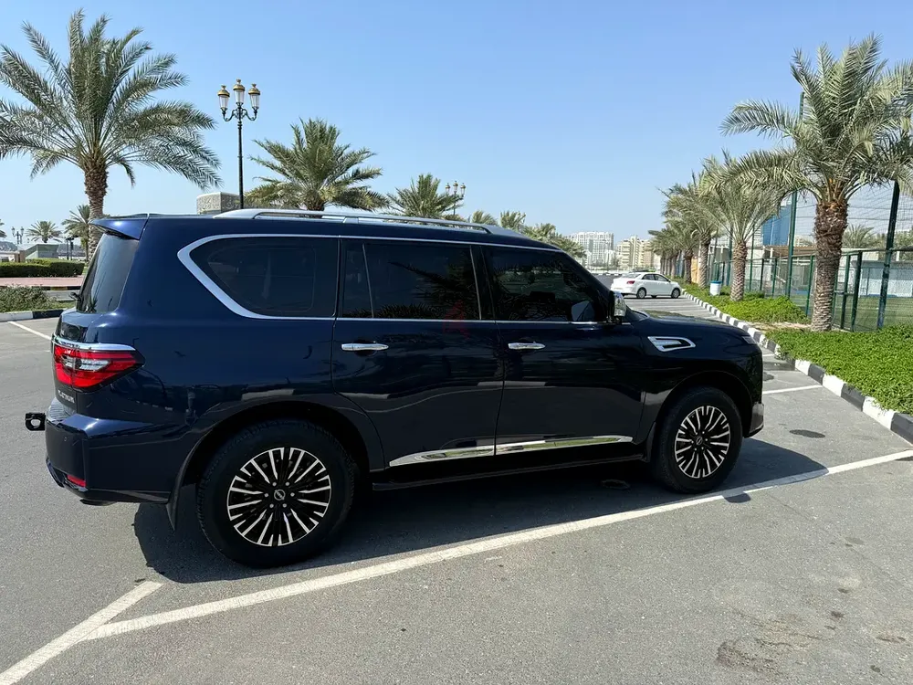 2023 Nissan Patrol SE Platinum - GCC Specs - Like New! - Image 9