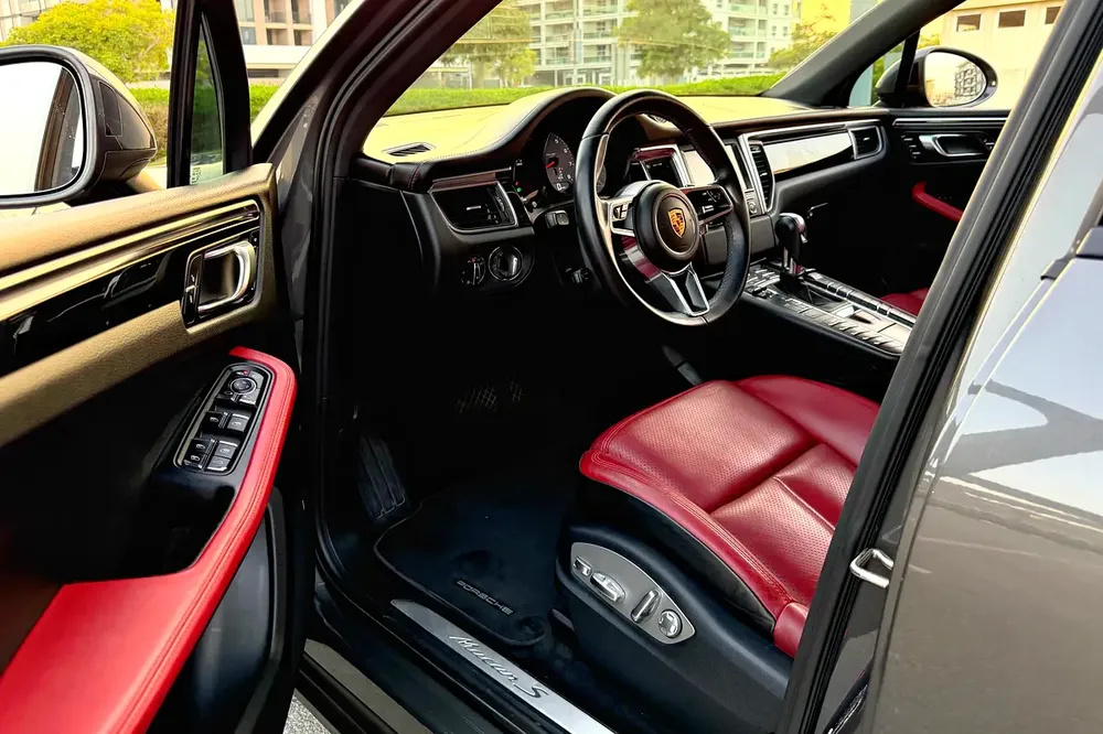 Porsche Warranty / Porsche Service History | Porsche Macan S 2016 GCC Specifications (2 Keys) - Image 10