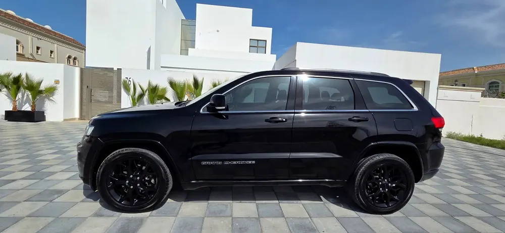 2019 Jeep Grand Cherokee Overland -Full option-Bank Finance Available - Image 5