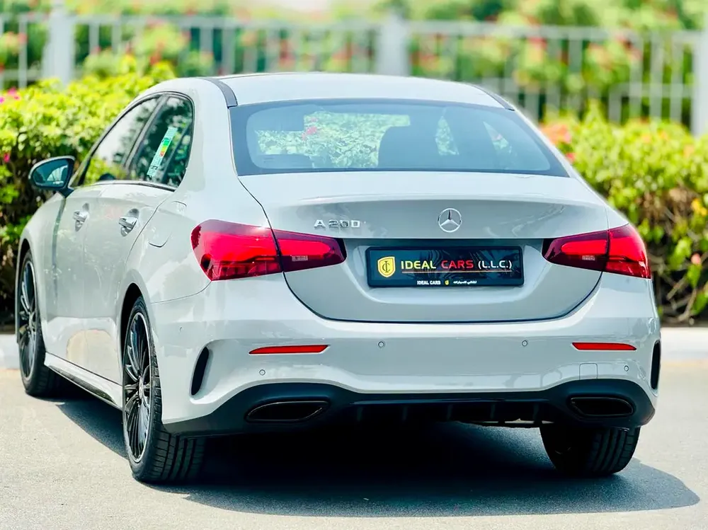 MERCEDES BENZ A200  |GCC SPECS | GARGASH CAR UNDER 5 YEARS WARRANTY/ SERVICES CONT - Image 6