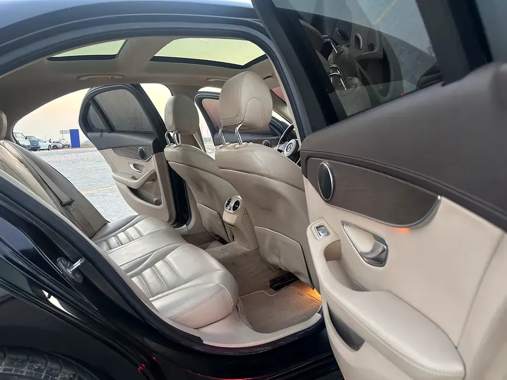 Mercedes c200 2017 gcc first owner full option super clean car - Image 15