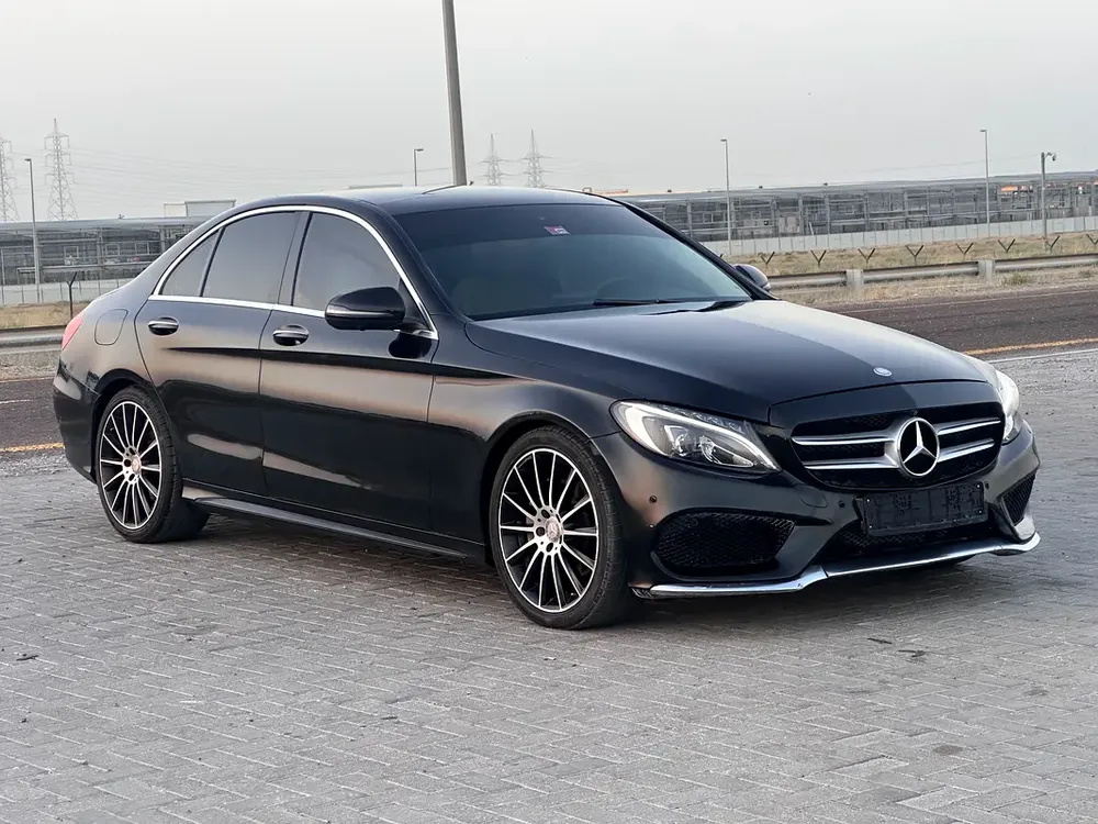 Mercedes c200 2017 gcc first owner full option super clean car - Image 5