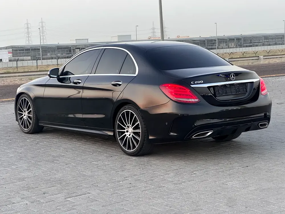 Mercedes c200 2017 gcc first owner full option super clean car - Image 6