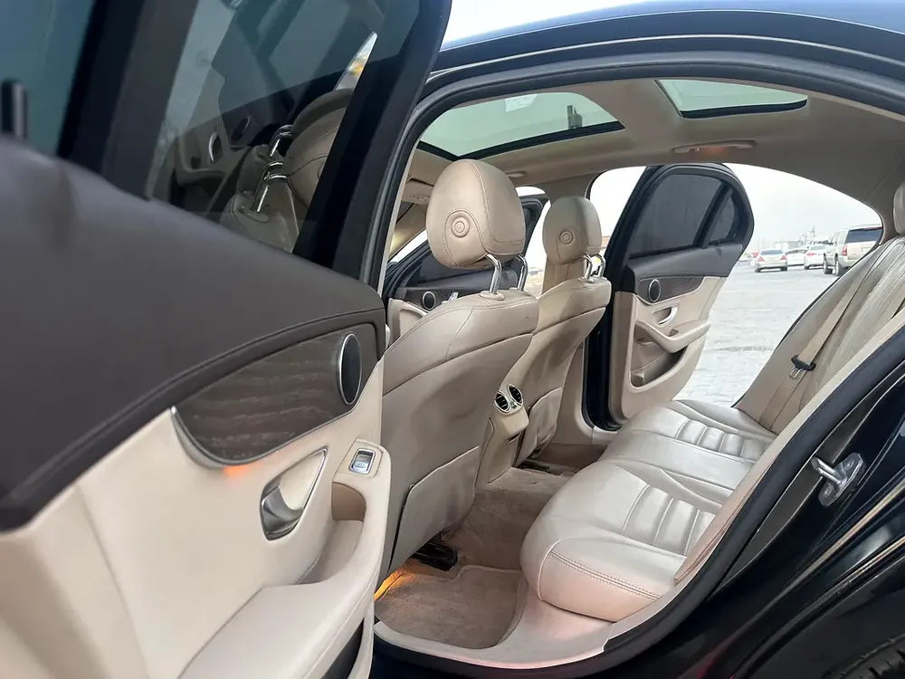 Mercedes c200 2017 gcc first owner full option super clean car - Image 8