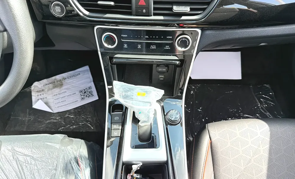 Kia Seltos 1.5L Luxury - Image 15