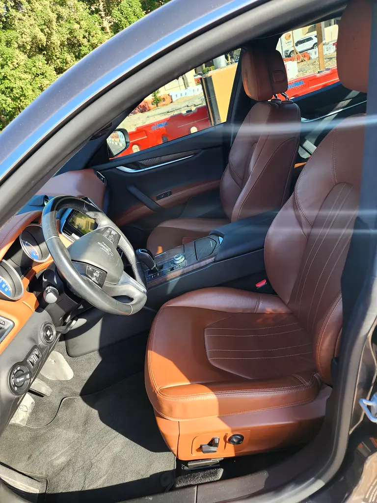 Maserati Ghibli S 2017 | GCC Specs | Low Mileage | Pristine Condition - Image 6