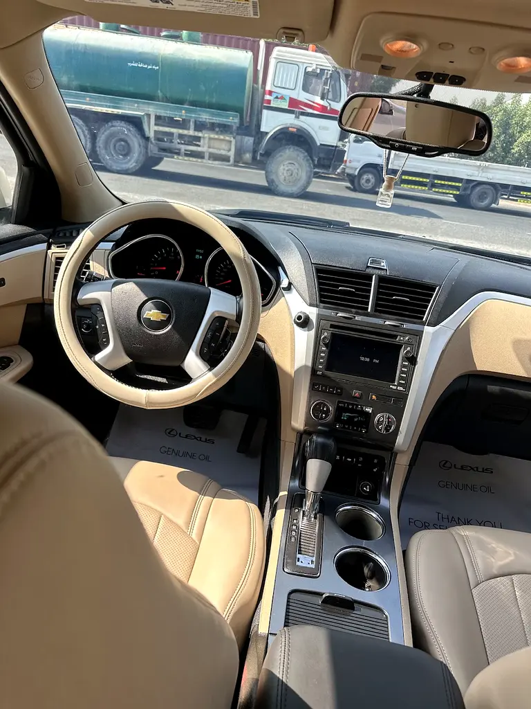 Chevrolet Traverse LTZ 2011 - GCC Specs - top of the line - Image 10