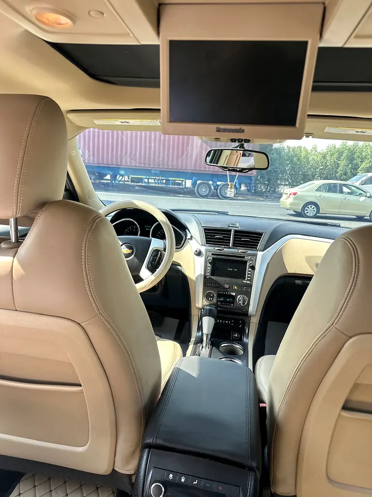 Chevrolet Traverse LTZ 2011 - GCC Specs - top of the line - Image 16