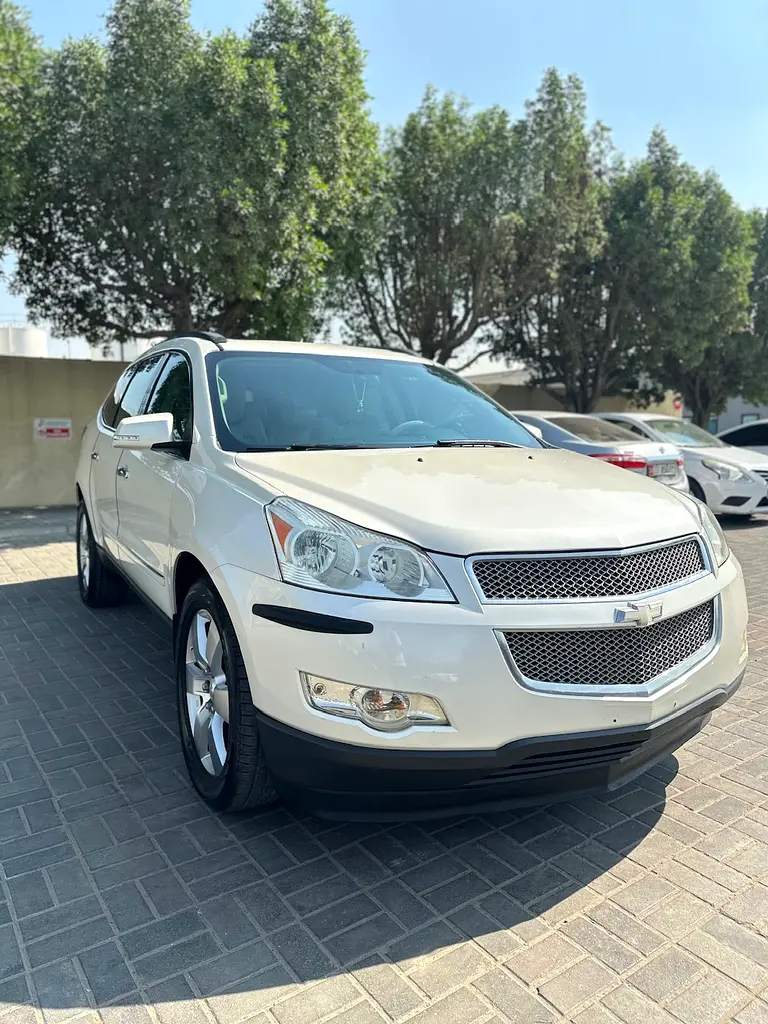 Chevrolet Traverse LTZ 2011 - GCC Specs - top of the line - Image 4