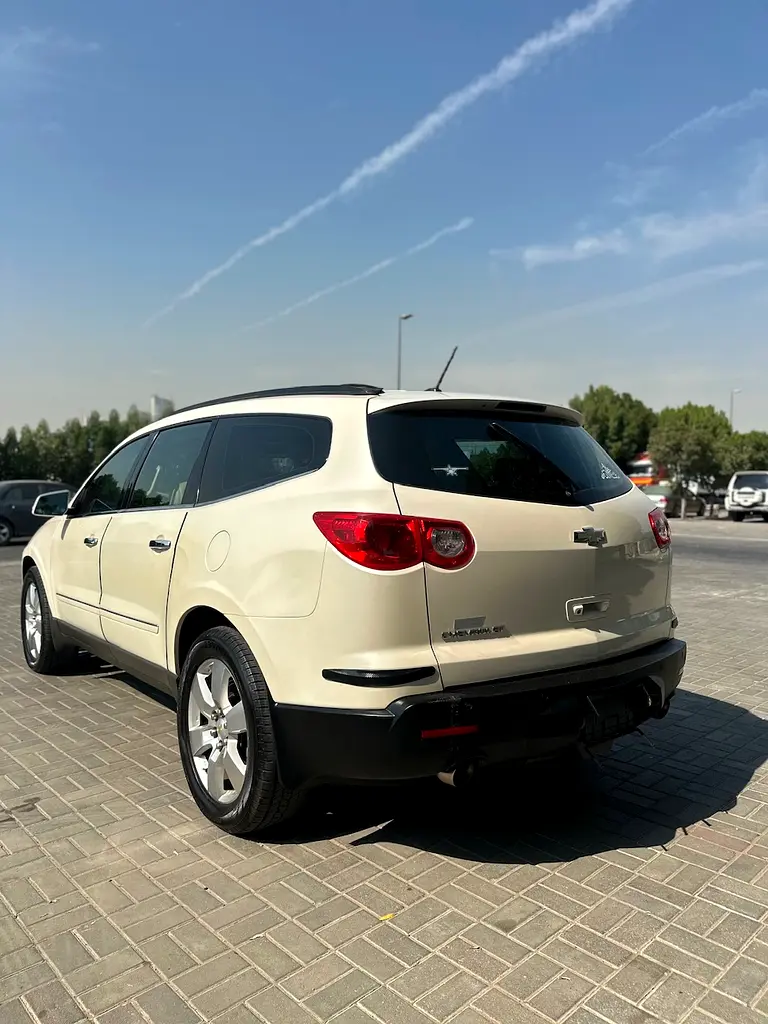 Chevrolet Traverse LTZ 2011 - GCC Specs - top of the line - Image 7