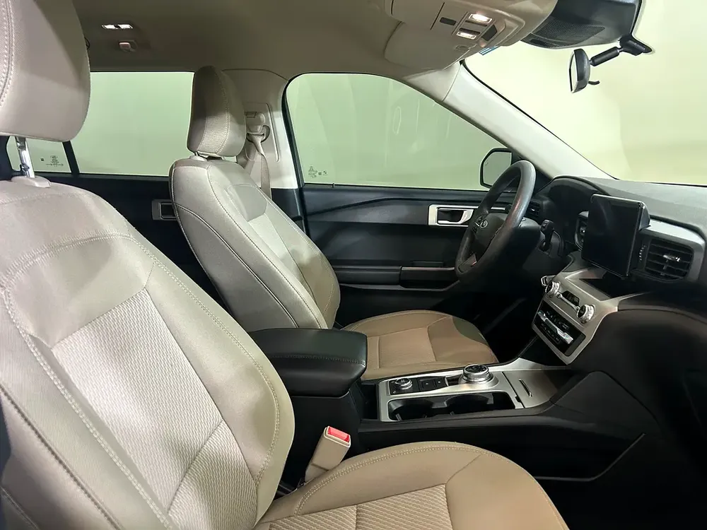 EXPLORER BASE 4WD @ AL TAYER MOTORS PRE OWNED SHOWROOM AL QUOZE. - Image 11