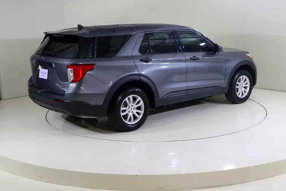EXPLORER BASE 4WD @ AL TAYER MOTORS PRE OWNED SHOWROOM AL QUOZE. - Image 7