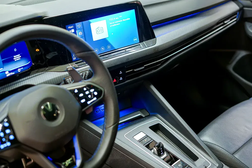 AED 2177 PM | VW GOLF R 2023 | FULL AGENCY SERVICE HISTORY | 1 YEAR WARRANTY | GCC - Image 8