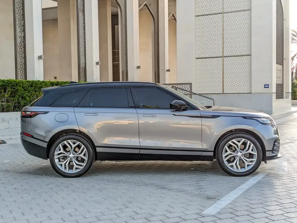 LAND ROVER RANGE ROVER VELAR 2020 R-DYNAMIC SE GCC IN EXCELLENT CONDITION - Image 17