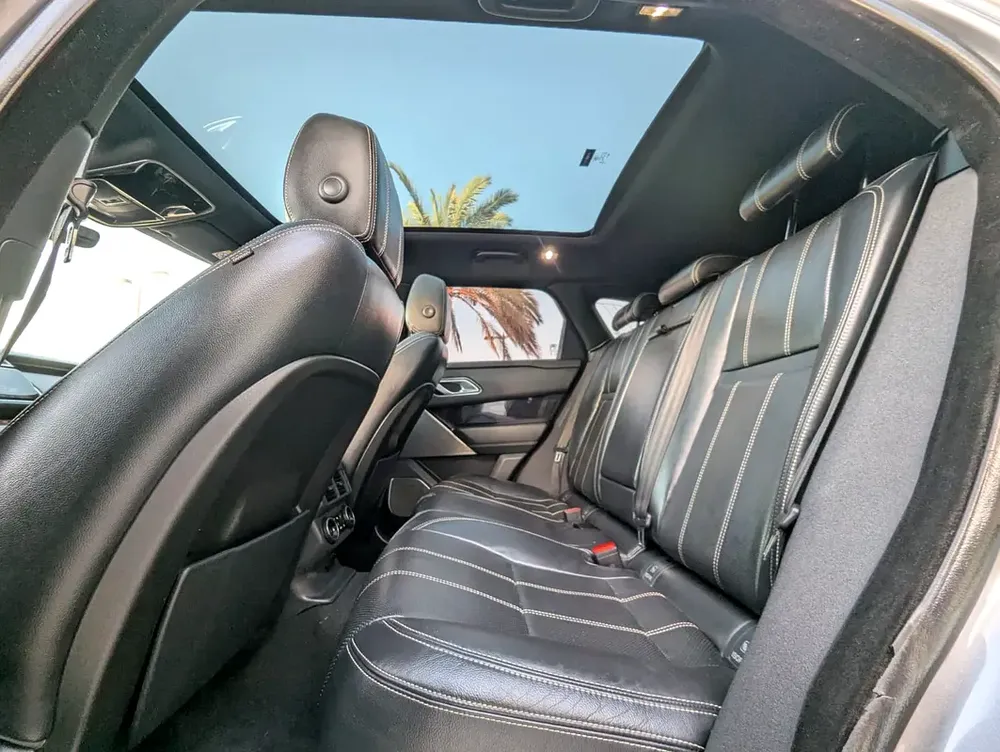 LAND ROVER RANGE ROVER VELAR 2020 R-DYNAMIC SE GCC IN EXCELLENT CONDITION - Image 5